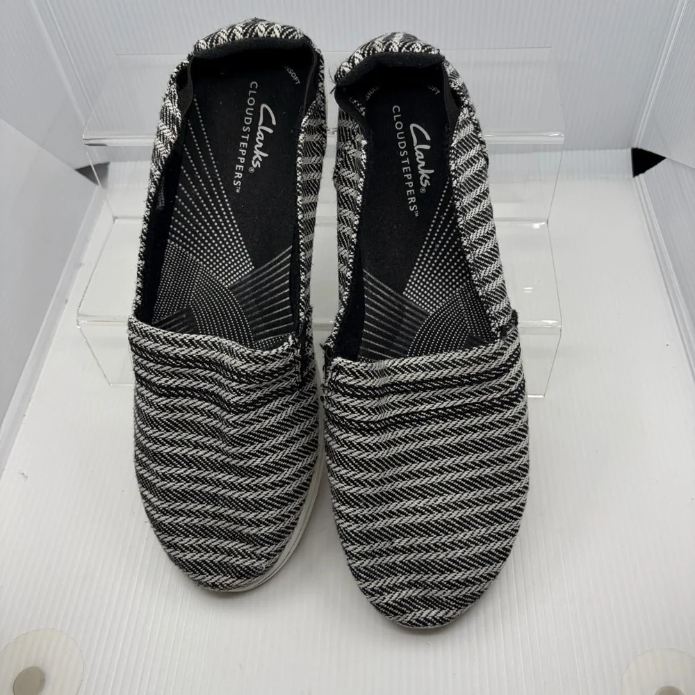 Clarks Cloudsteppers Black and White Slip-On Flats 9M